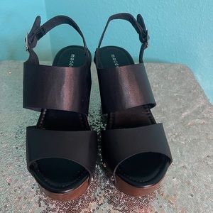 Black, Madden Girl ,size 7 1/2 wedges, excellent condition.
